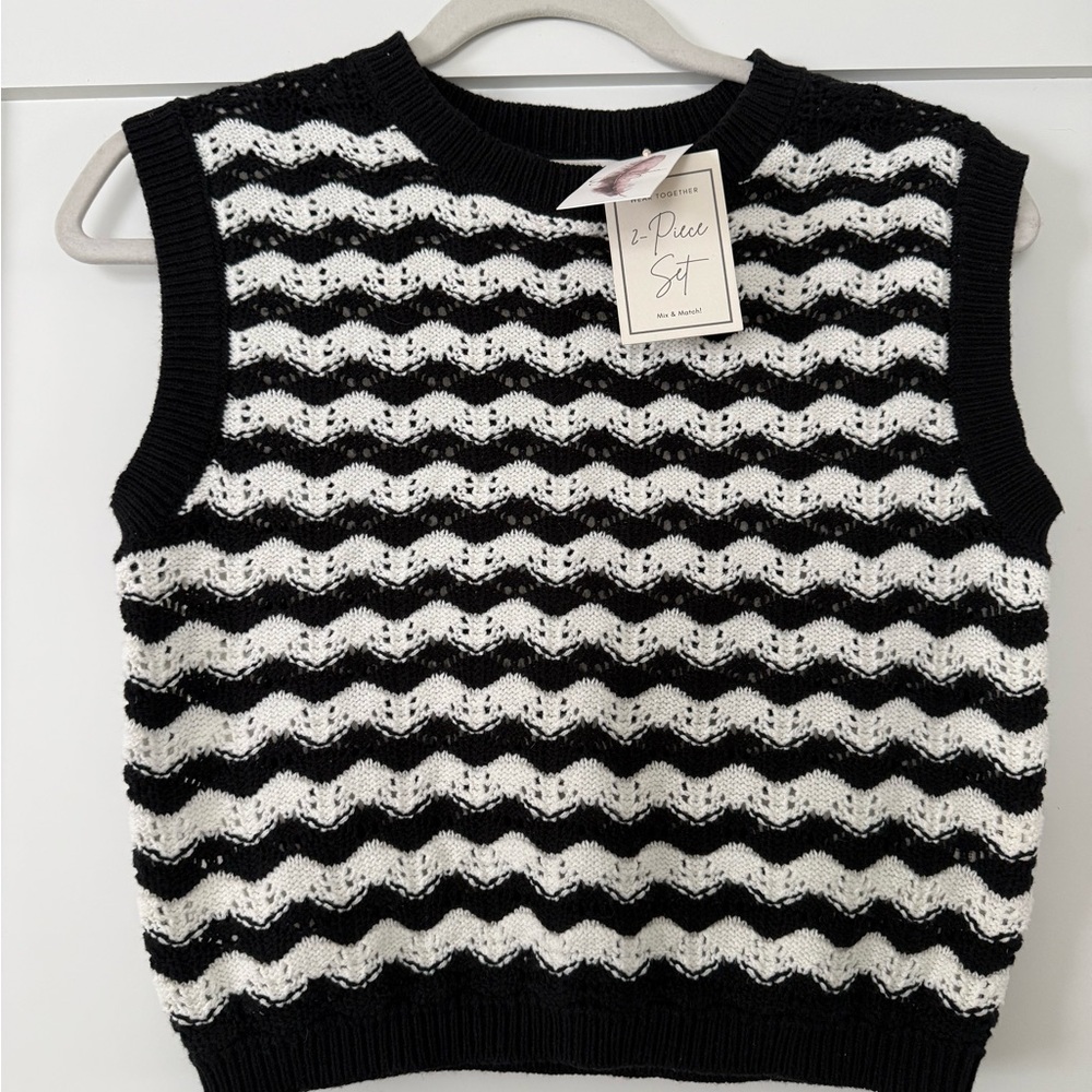 Black and White Chevron Knit Set - Picture 2 of 12